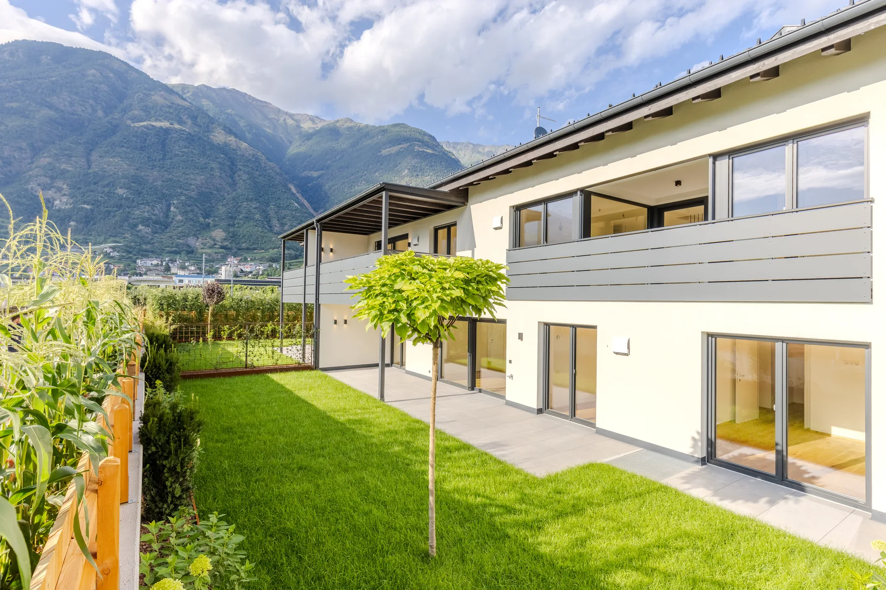 Residence Goldegg in Goldrain mit Garten und Bergpanorama